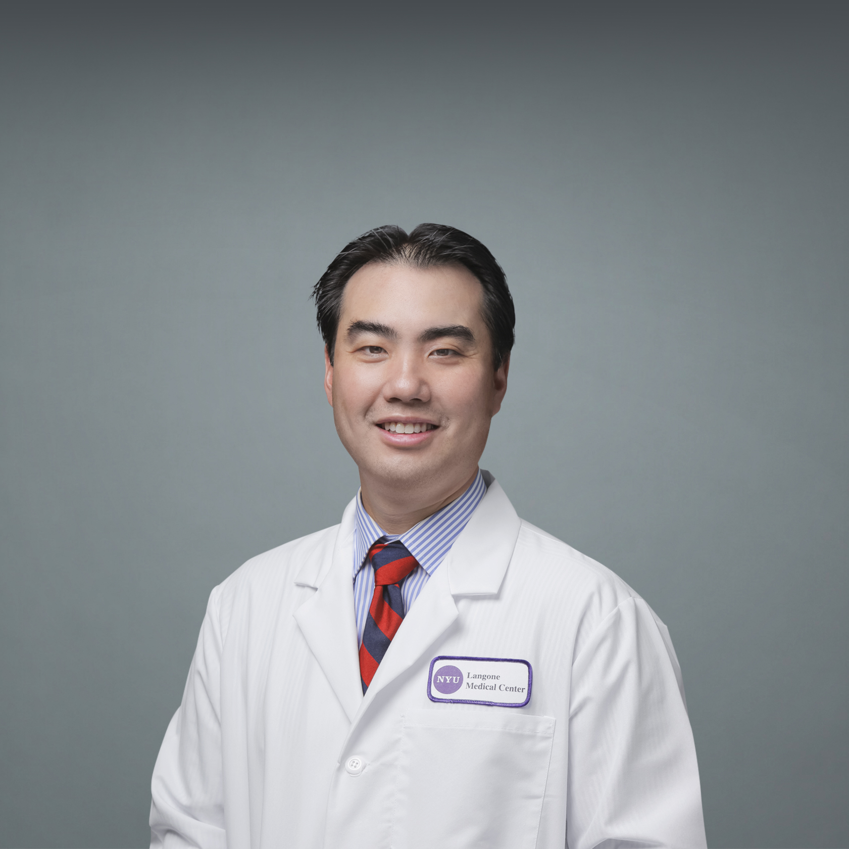 Medical Oncologist Dr. William Huang